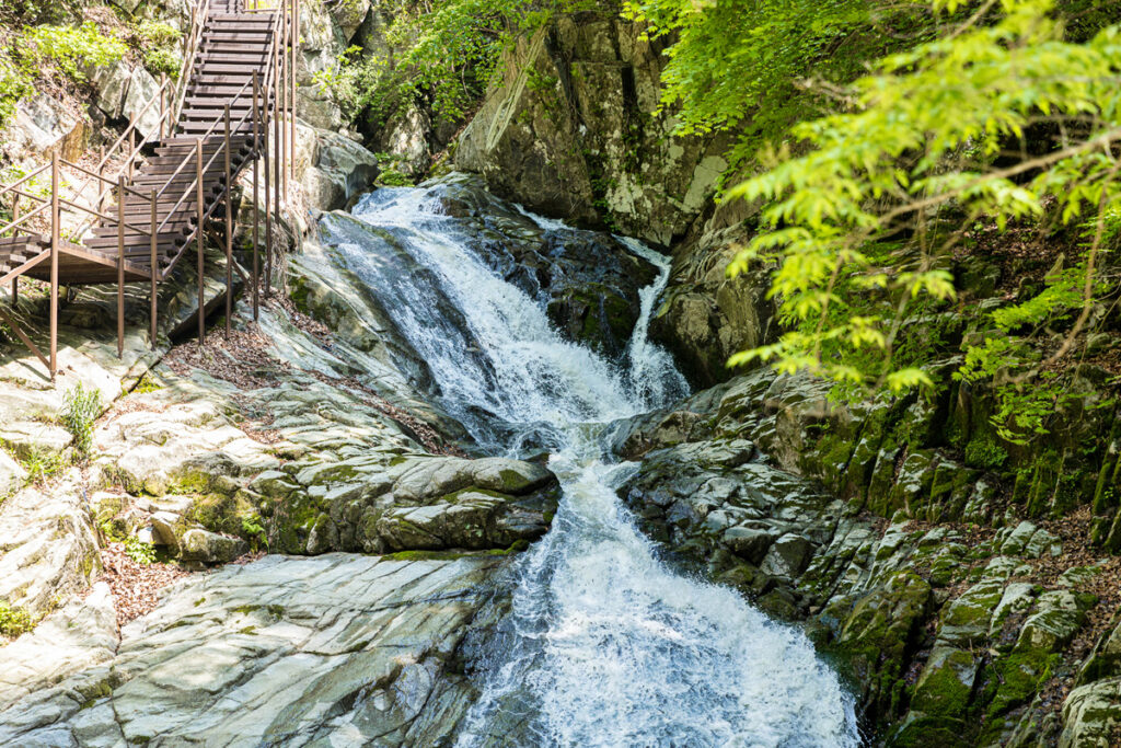 Guryong Falls